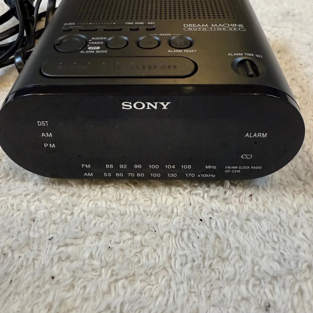 Sony Dream Machine ICF-C218 FM AM Clock Radio Auto Time Set Black Alarm Clock